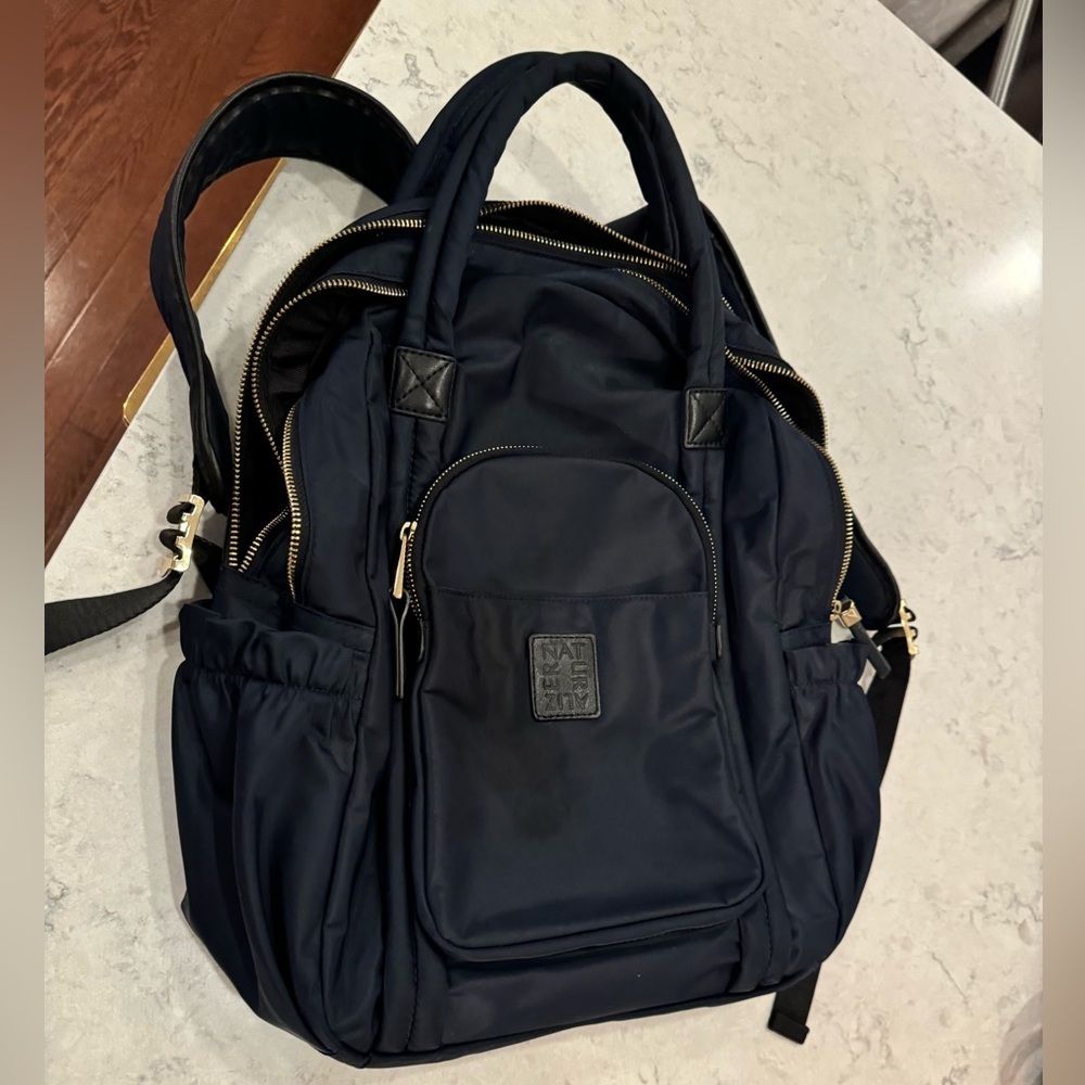 Stunning LARGE navy blue NATURALIZER travel backpack
